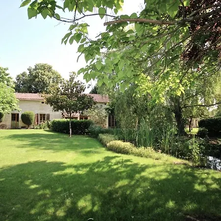 別荘 Les Quatre Chenes *