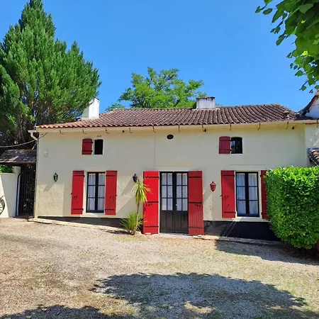 別荘 Les Quatre Chenes Le Fleix